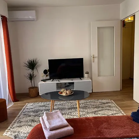 Appartement Proche Promenade Des